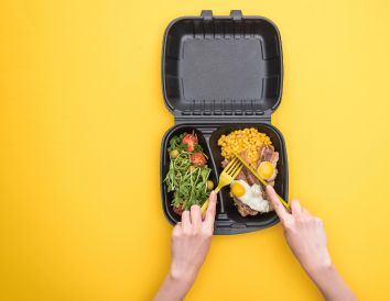La restricción europea de los pfas en envases alimentarios, amenazada por presiones empresariales de última hora